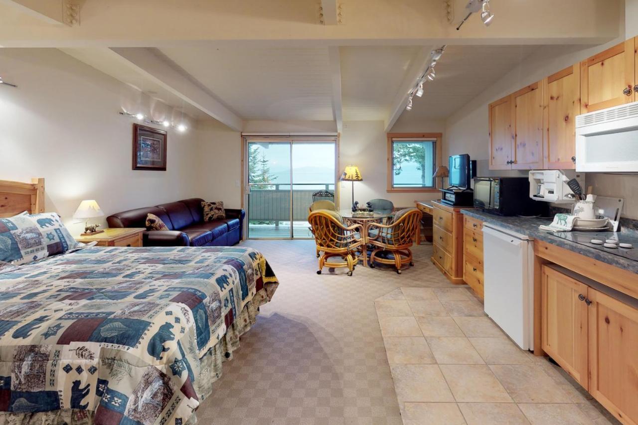 Many Springs Lakefront Condos Bigfork Zimmer foto