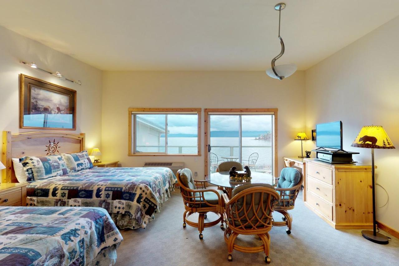 Many Springs Lakefront Condos Bigfork Zimmer foto