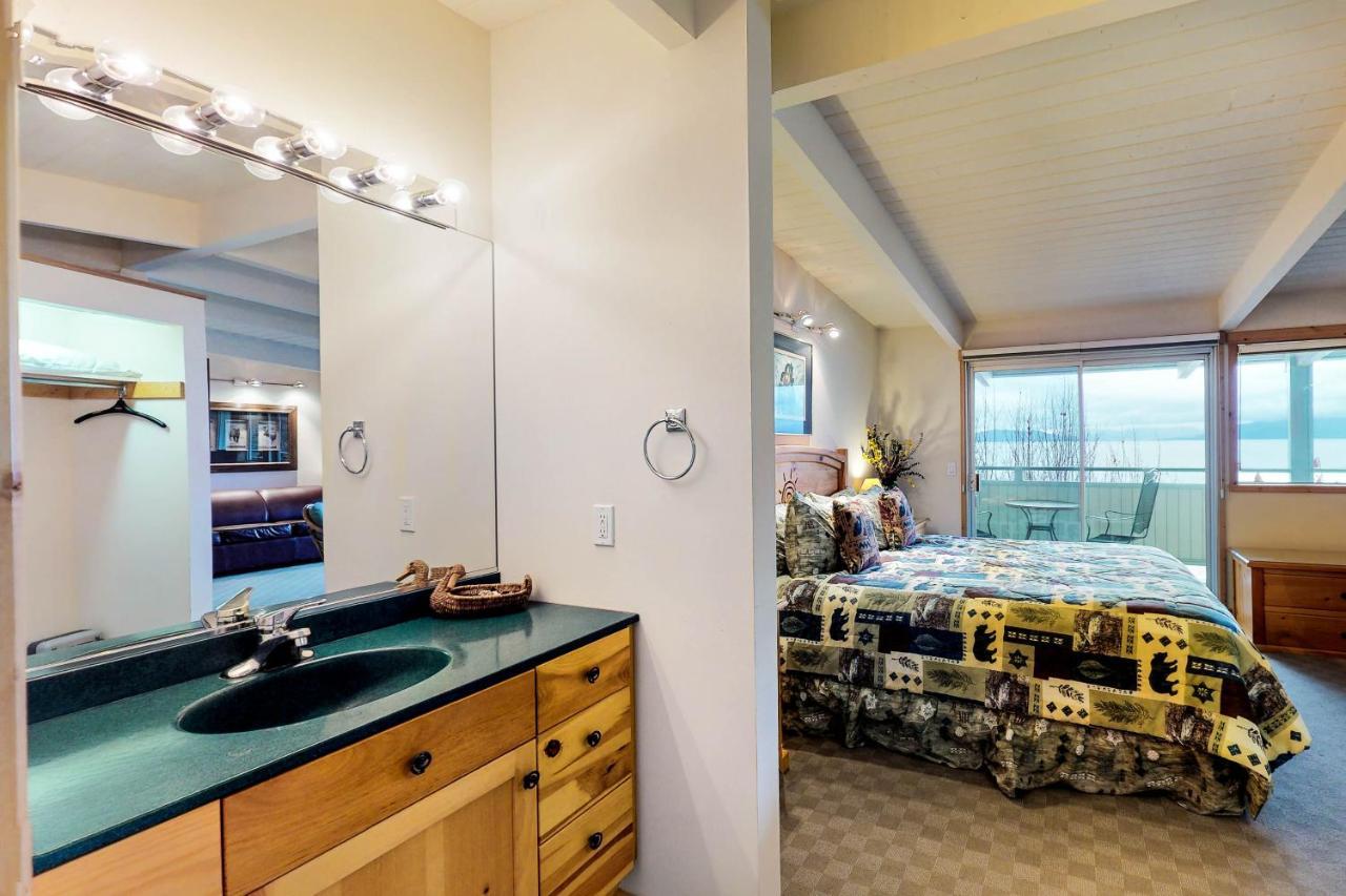 Many Springs Lakefront Condos Bigfork Zimmer foto